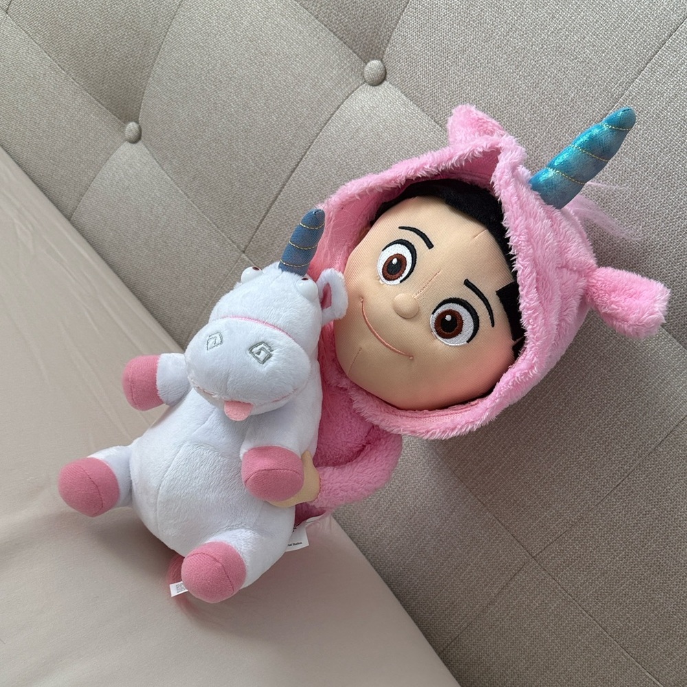 DESPICABLE ME AGNES WITH UNICORN PLUSH original UNIVERSAL STUDIOS MINIONS